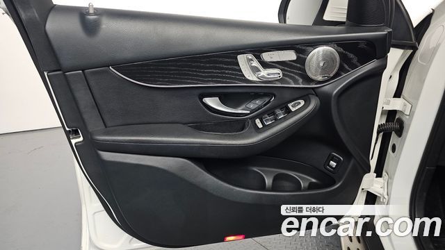 Mercedes-Benz GLC-Class GCL300 4MATIC Coupe