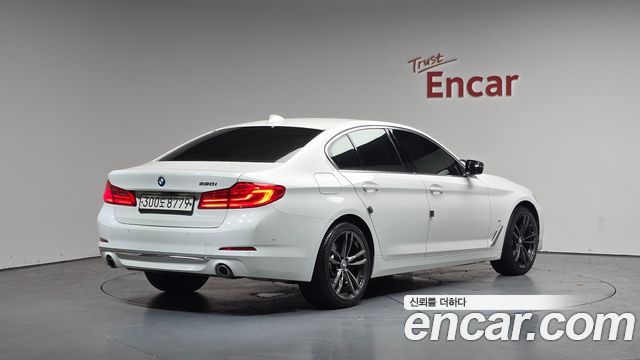 BMW 5-Series 520i Luxury