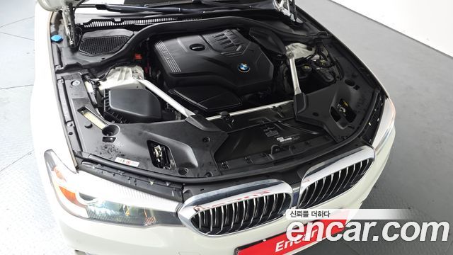 BMW 5-Series 520i Luxury