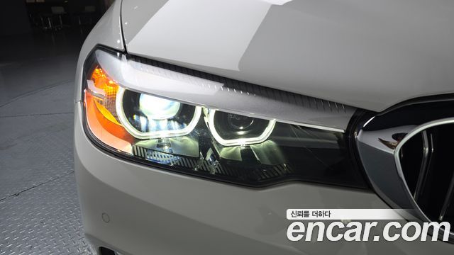 BMW 5-Series 520i Luxury