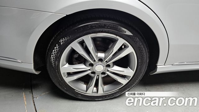 Mercedes-Benz E-Class E220 CDI Avantgarde