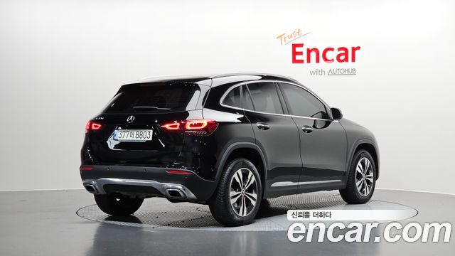 Mercedes-Benz GLA-Class GLA220