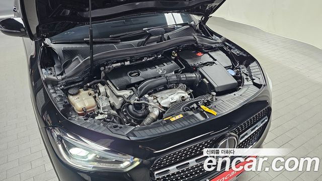 Mercedes-Benz GLA-Class GLA220