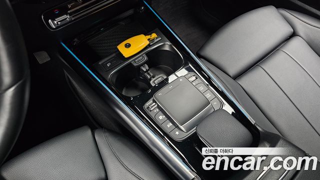 Mercedes-Benz GLA-Class GLA220