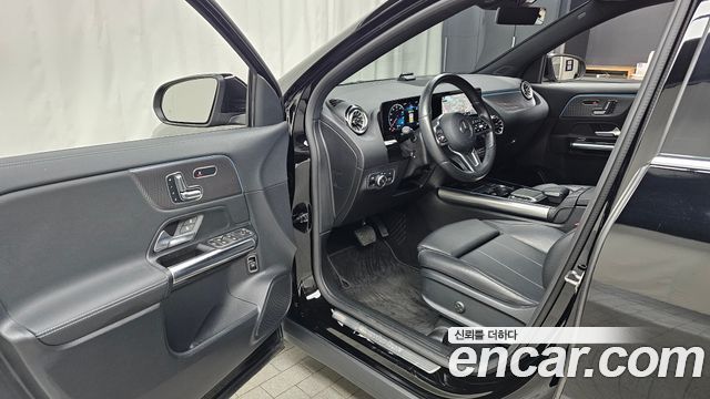 Mercedes-Benz GLA-Class GLA220