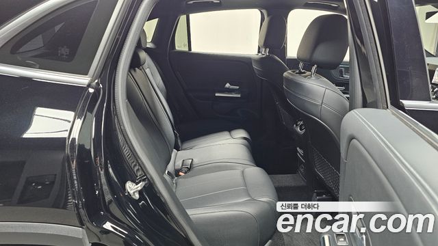 Mercedes-Benz GLA-Class GLA220