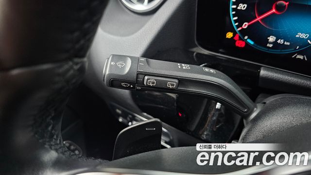 Mercedes-Benz GLA-Class GLA220