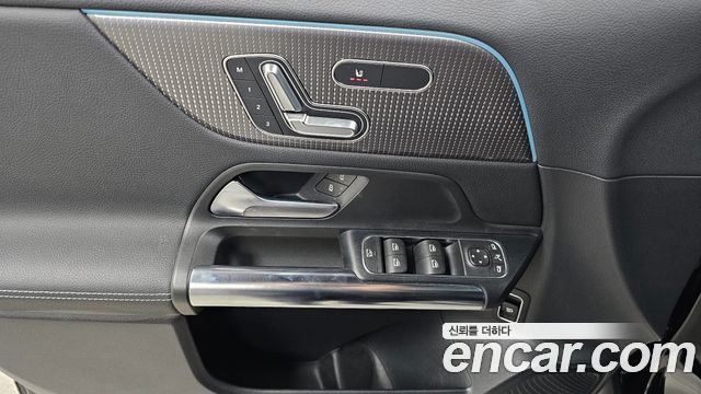 Mercedes-Benz GLA-Class GLA220