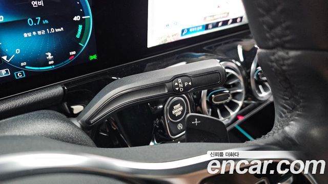 Mercedes-Benz GLA-Class GLA220