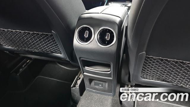 Mercedes-Benz GLA-Class GLA220