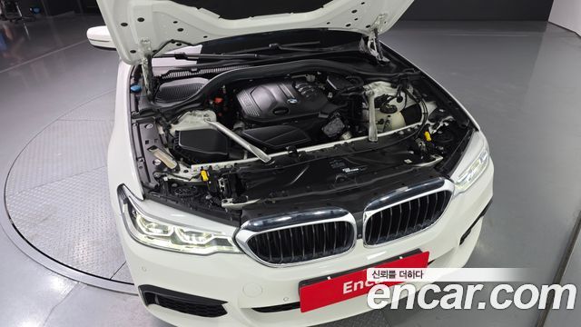 BMW 5-Series 520d xDrive M Sport Package Plus