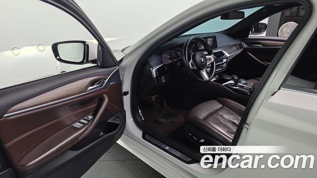 BMW 5-Series 520d xDrive M Sport Package Plus