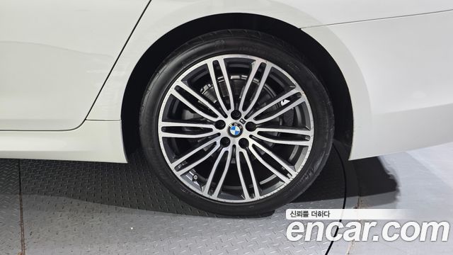 BMW 5-Series 520d xDrive M Sport Package Plus