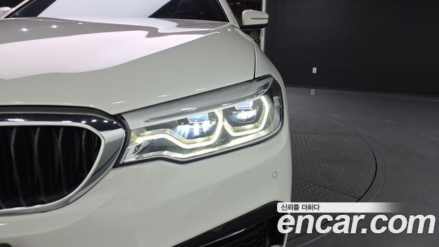 BMW 5-Series 520d xDrive M Sport Package Plus