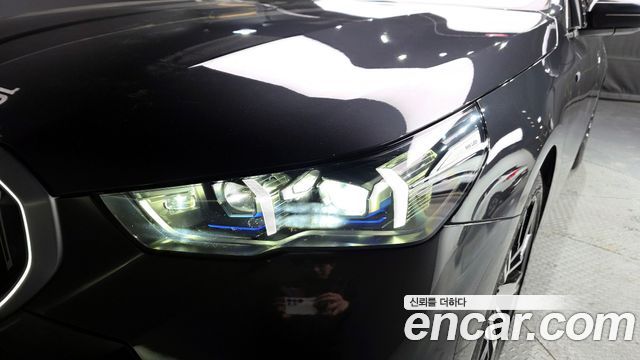 BMW 5-Series 530i xDrive M Sport