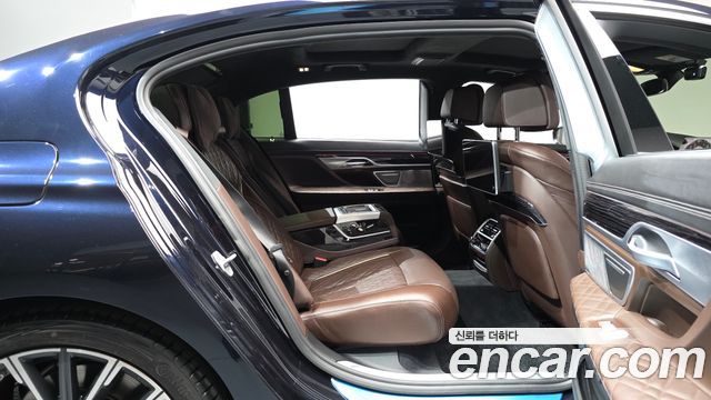 BMW 7-Series 740Li xDrive M Sport Package