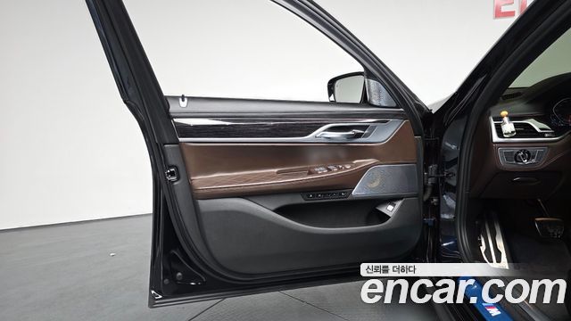 BMW 7-Series 740Li xDrive M Sport Package