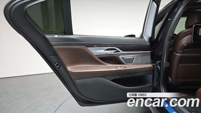 BMW 7-Series 740Li xDrive M Sport Package