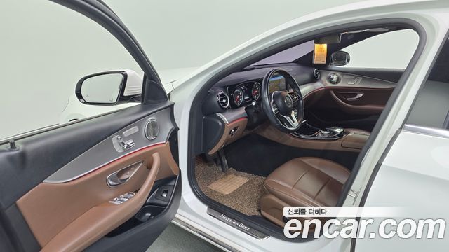 Mercedes-Benz E-Class E300 Avantgarde