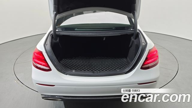 Mercedes-Benz E-Class E300 Avantgarde