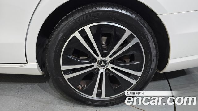 Mercedes-Benz E-Class E300 Avantgarde