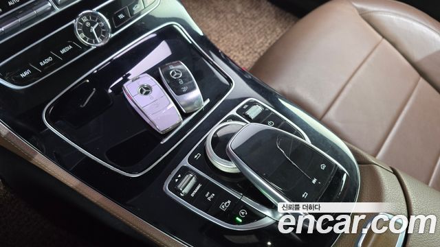 Mercedes-Benz E-Class E300 Avantgarde