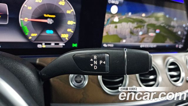 Mercedes-Benz E-Class E300e 4MATIC Exclusive