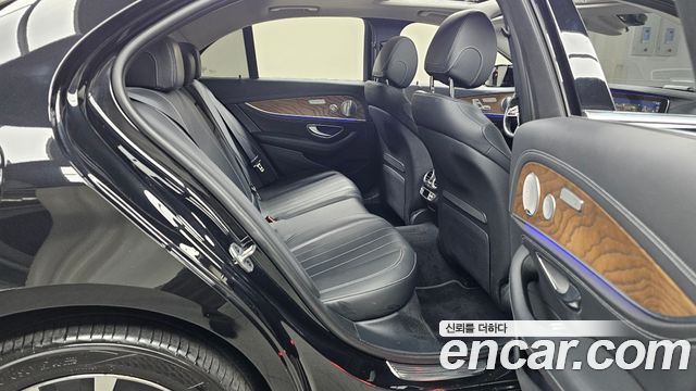 Mercedes-Benz E-Class E300e 4MATIC Exclusive