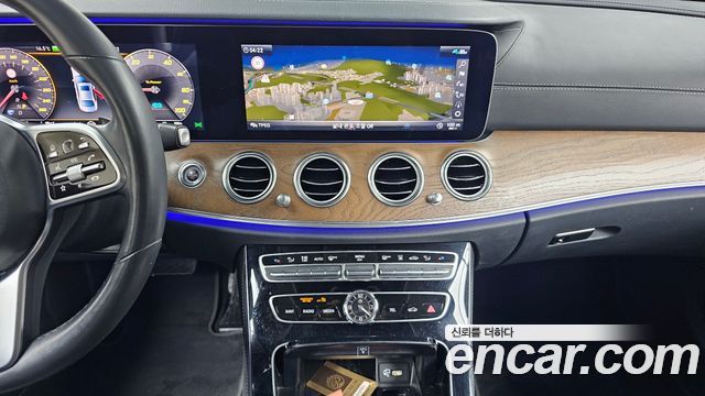 Mercedes-Benz E-Class E300e 4MATIC Exclusive