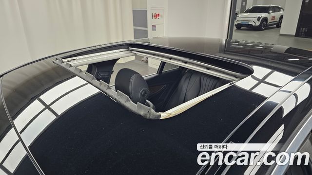 Mercedes-Benz E-Class E300e 4MATIC Exclusive