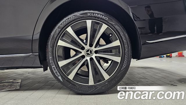 Mercedes-Benz E-Class E300e 4MATIC Exclusive