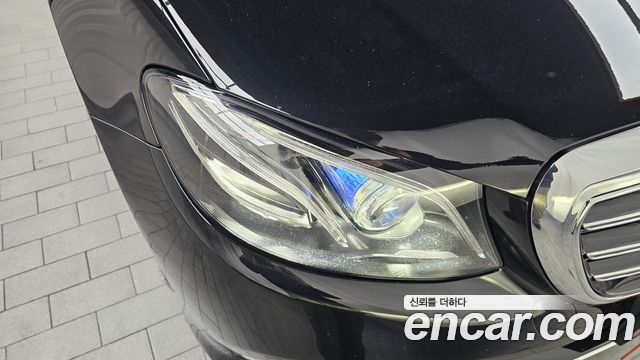 Mercedes-Benz E-Class E300e 4MATIC Exclusive
