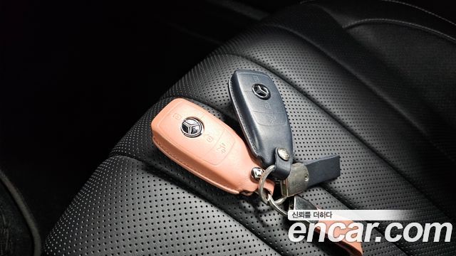 Mercedes-Benz E-Class E300e 4MATIC Exclusive
