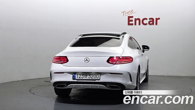 Mercedes-Benz C-Class C200 Coupe