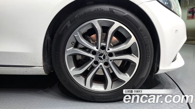Mercedes-Benz C-Class C200 Avantgarde