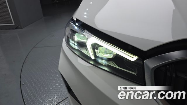 BMW 3-Series 320i