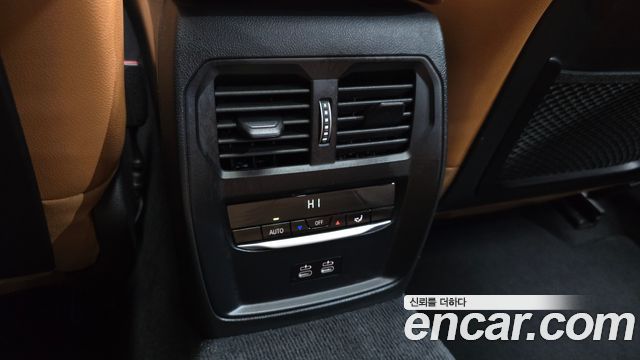 BMW 3-Series 320i