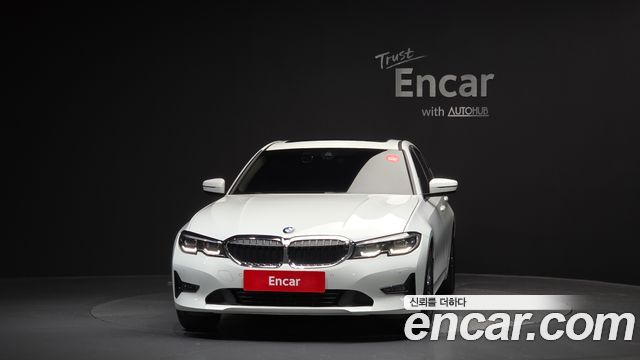 BMW 3-Series 320i