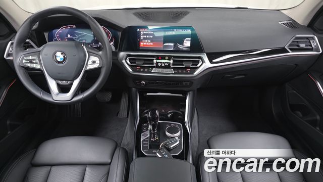 BMW 3-Series 320i