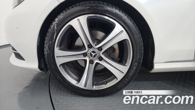 Mercedes-Benz E-Class E220 Bluetec Avantgarde
