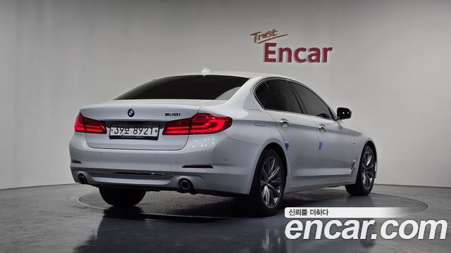 BMW 5-Series 520i Luxury