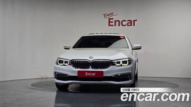 BMW 5-Series 520i Luxury