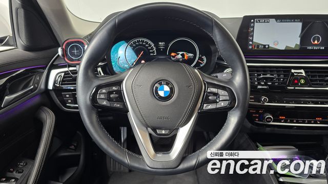 BMW 5-Series 520i Luxury