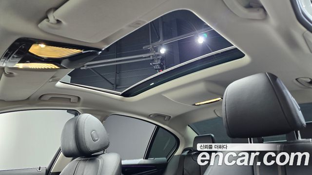 BMW 5-Series 520i Luxury