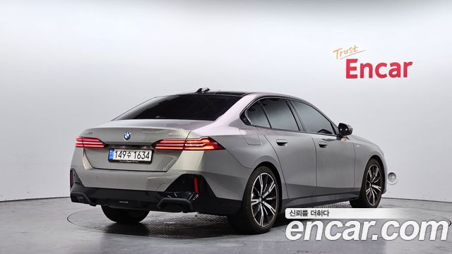 BMW 5-Series 530i xDrive M Sport