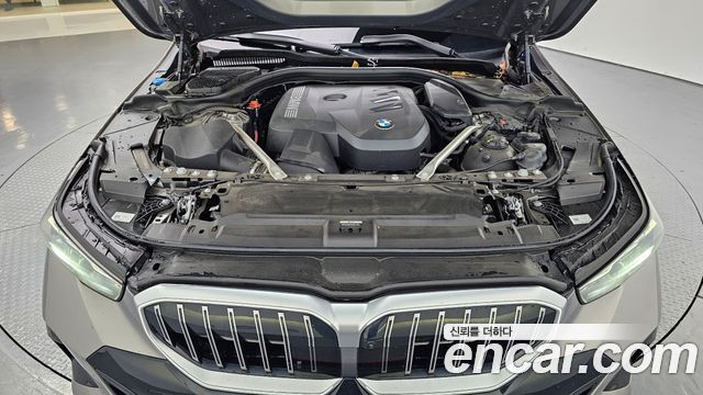 BMW 5-Series 530i xDrive M Sport