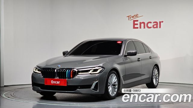 BMW 5-Series 520i Luxury