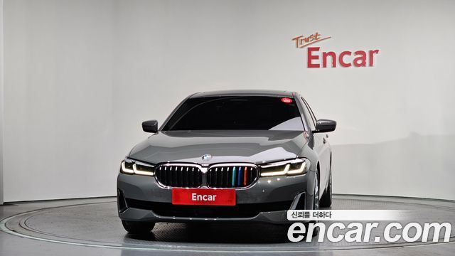 BMW 5-Series 520i Luxury