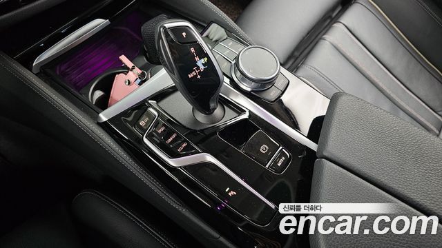 BMW 5-Series 520i Luxury