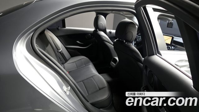 Mercedes-Benz C-Class C200